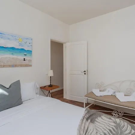 Beguest Tia Benvinda